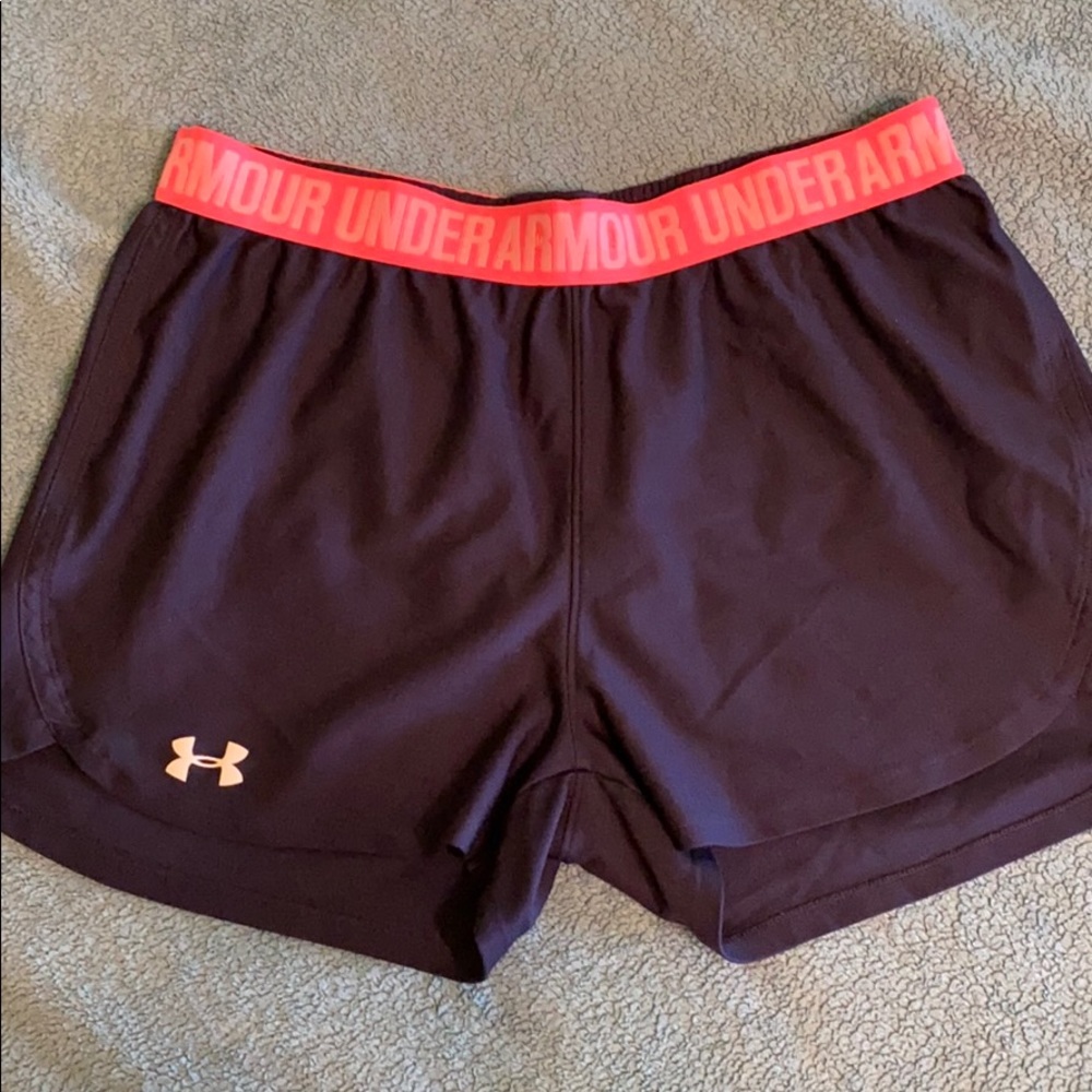 *SOLD* Under Armour M Shorts